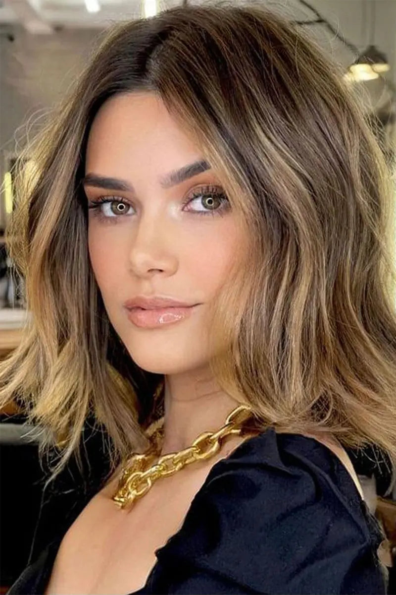 Adorno de cabello humano hecho a mano Mona, castaño medio con reflejos cálidos n.° P4/27