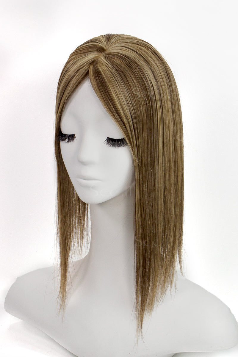 Topper de Cabello Humano Remy con Base de Seda Flavia | Marrón Medio con Reflejos Cálidos 