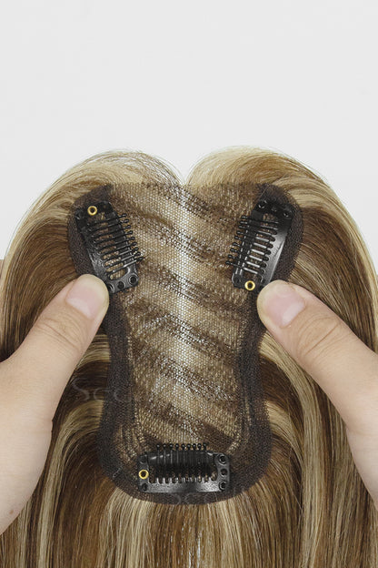 Mona Topper de Cabello Humano Hecho a Mano Castaño Medio con Reflejos Cálidos 