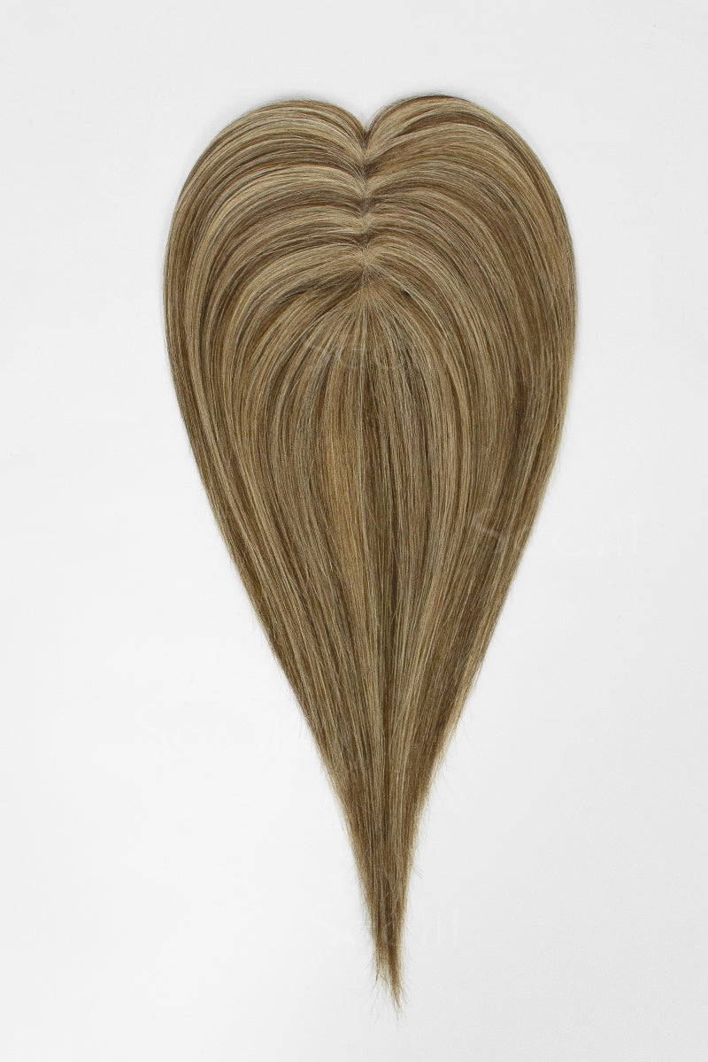 Mona Topper de Cabello Humano Hecho a Mano Castaño Medio con Reflejos Cálidos 