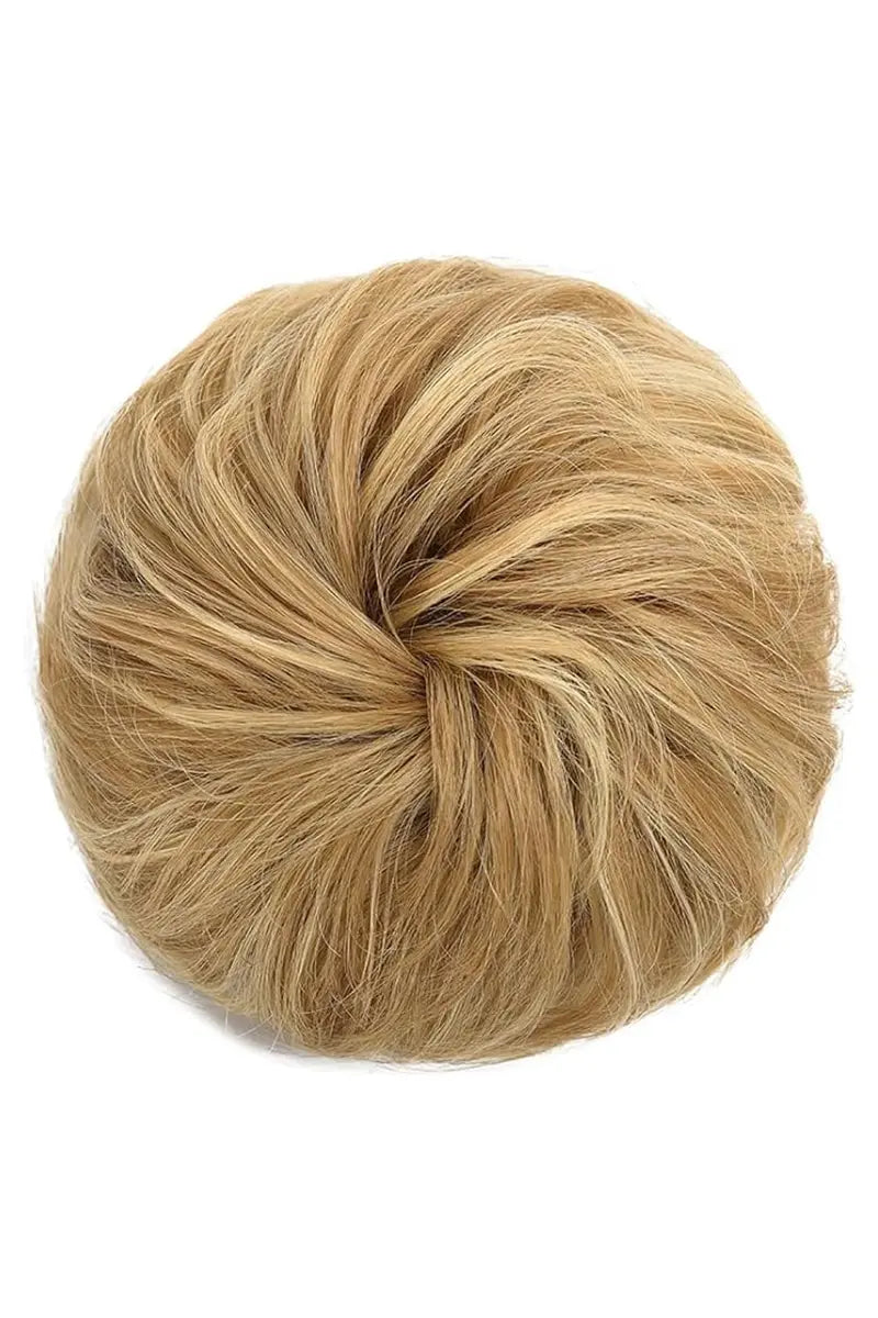 Chignon décoiffé Seully blond foncé avec mèches